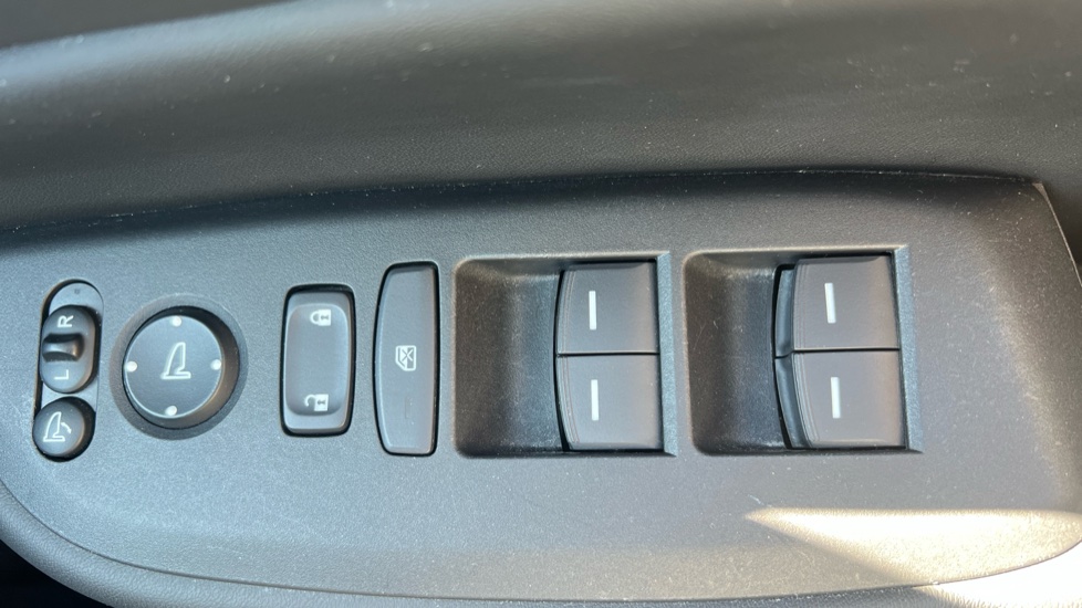 Honda Jazz 1.5 i-MMD Hybrid EX 5dr eCVT Hybrid Hatchback - Image 18