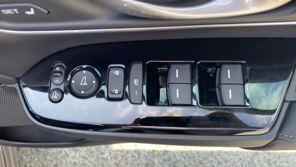 Honda CR-V 2.0 i-MMD Hybrid EX 5dr eCVT Hybrid Estate - Image 15