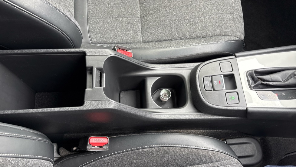Honda Jazz 1.5 i-MMD Hybrid SR 5dr eCVT Hybrid Hatchback - Image 25