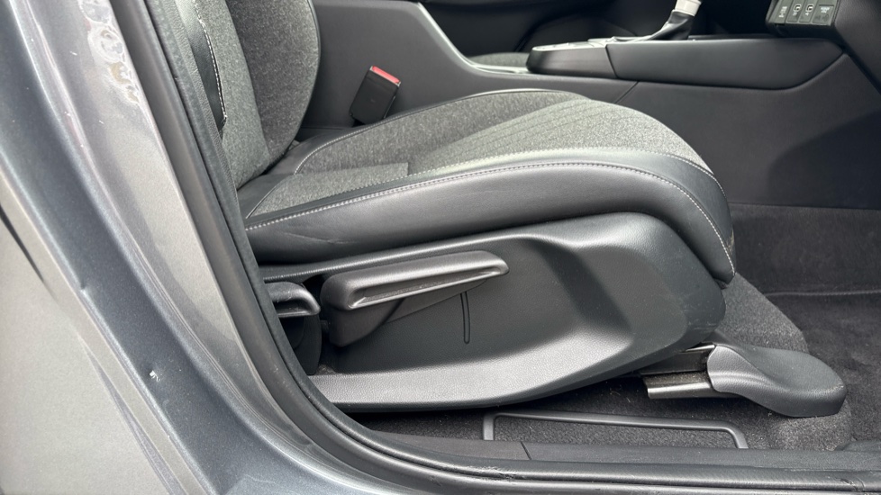 Honda Jazz 1.5 i-MMD Hybrid SR 5dr eCVT Hybrid Hatchback - Image 39