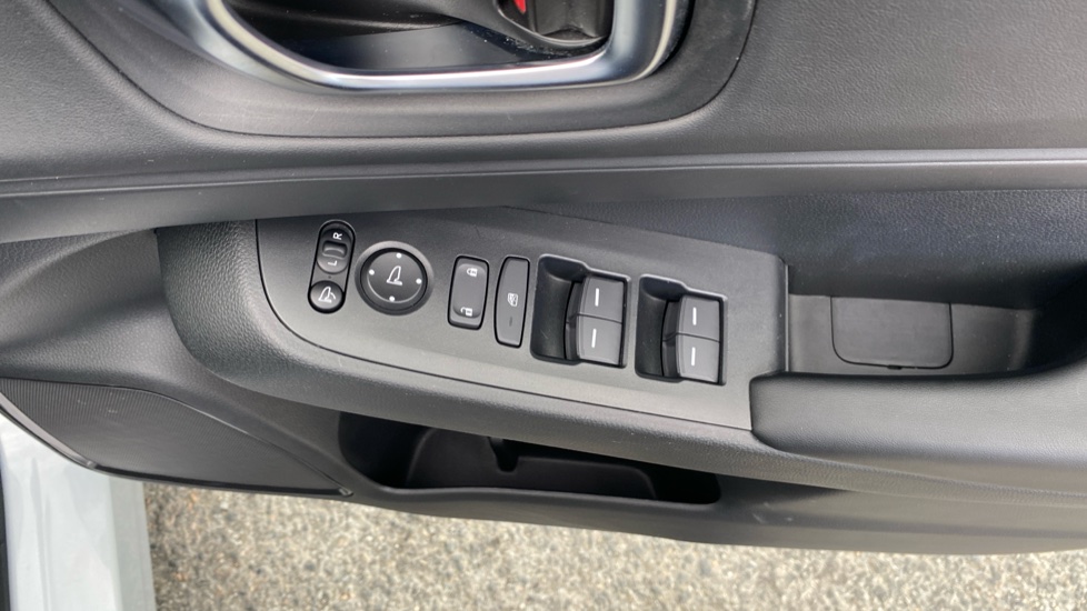 Honda HR-V 1.5 eHEV Elegance 5dr CVT Hybrid Hatchback - Image 18