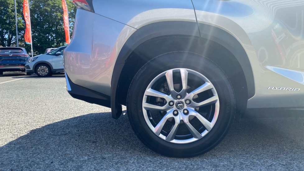 Lexus NX 300h 2.5 5dr CVT [8 Inch Nav] Hybrid Estate - Image 7