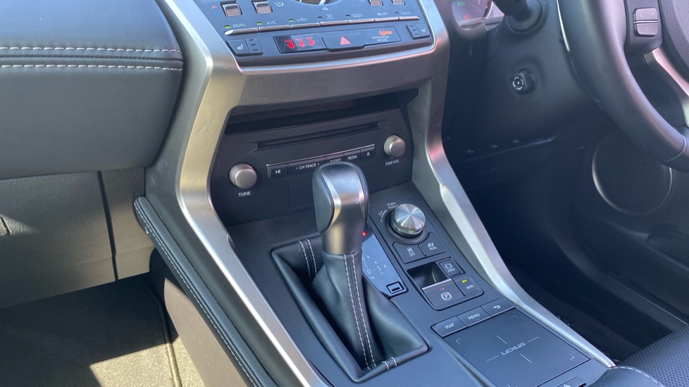 Lexus NX 300h 2.5 5dr CVT [8 Inch Nav] Hybrid Estate - Image 13