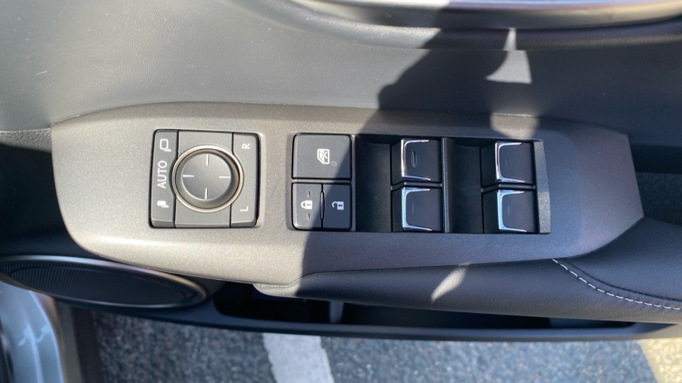 Lexus NX 300h 2.5 5dr CVT [8 Inch Nav] Hybrid Estate - Image 22