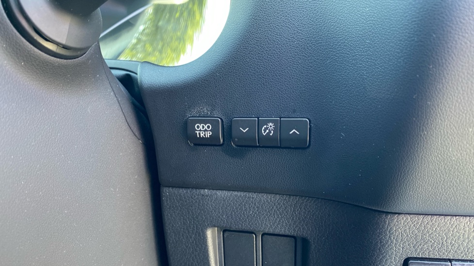 Lexus NX 300h 2.5 5dr CVT [8 Inch Nav] Hybrid Estate - Image 25