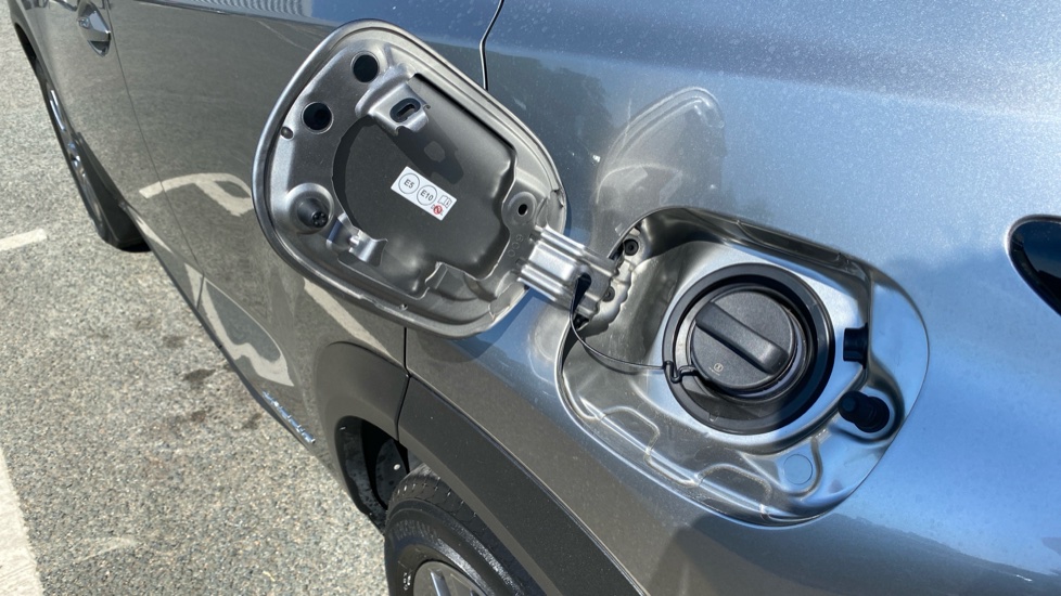 Lexus NX 300h 2.5 5dr CVT [8 Inch Nav] Hybrid Estate - Image 40
