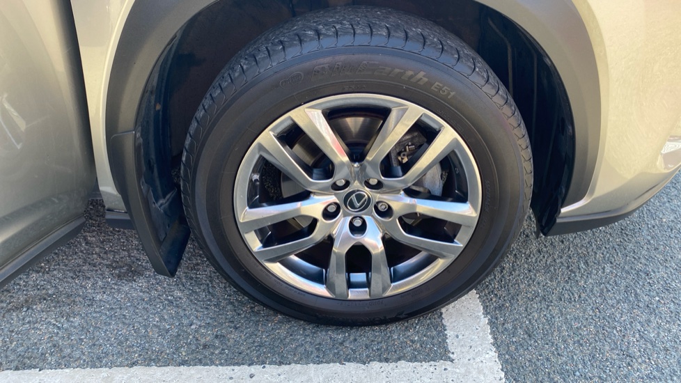 Lexus NX 300h 2.5 5dr CVT [8 Inch Nav] Hybrid Estate - Image 43