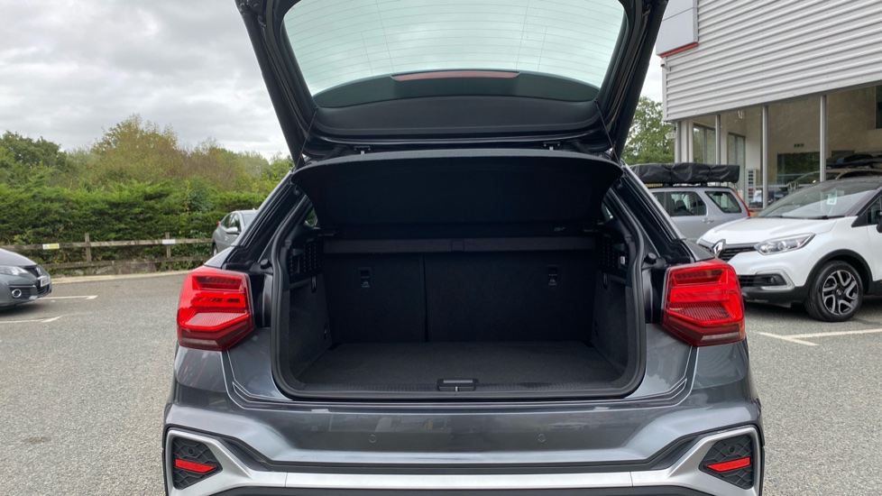 Audi Q2 35 TFSI S Line 5dr S Tronic Petrol Estate - Image 4