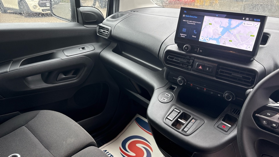 Peugeot Partner Standard Diesel 1.5 BlueHDi 130 Asphalt Van EAT8 - Image 14