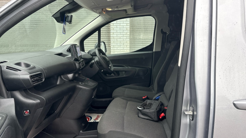 Peugeot Partner Standard Diesel 1.5 BlueHDi 130 Asphalt Van EAT8 - Image 16