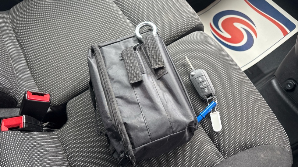 Peugeot Partner Standard Diesel 1.5 BlueHDi 130 Asphalt Van EAT8 - Image 19