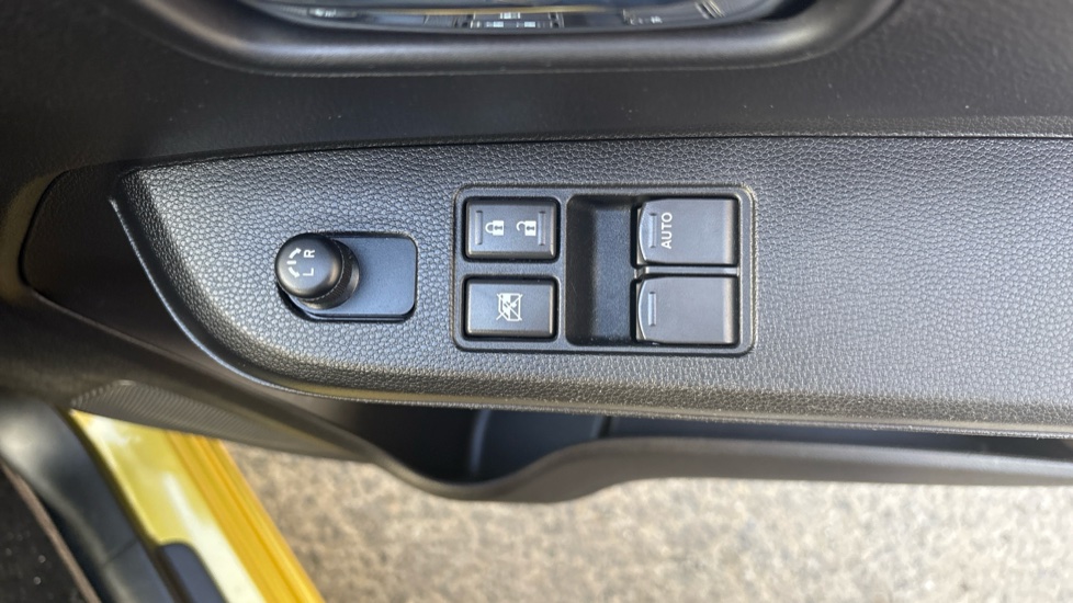 Suzuki Ignis 1.2 Dualjet 12V Hybrid SZ3 5dr Petrol Hatchback - Image 27