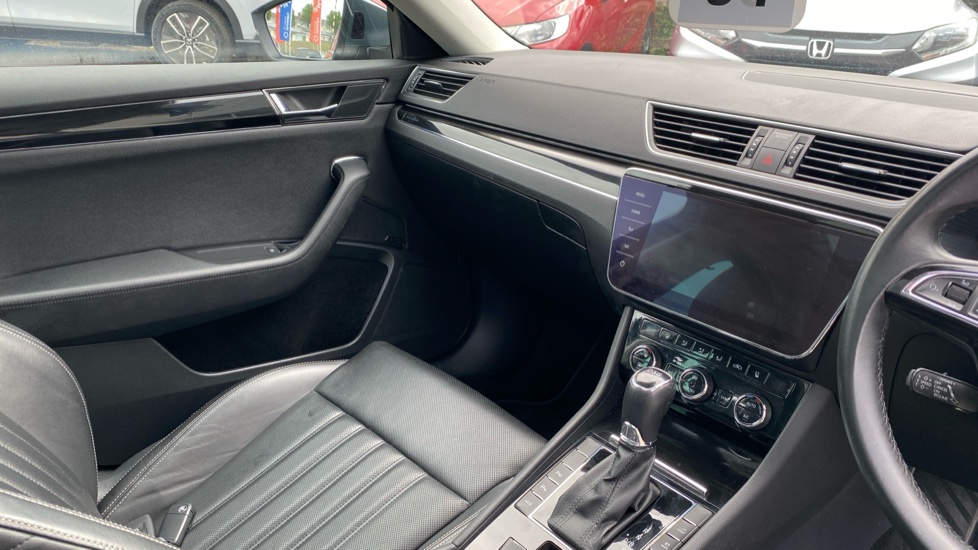 Skoda Superb 1.4 TSI iV Laurin + Klement DSG 5dr Estate - Image 14