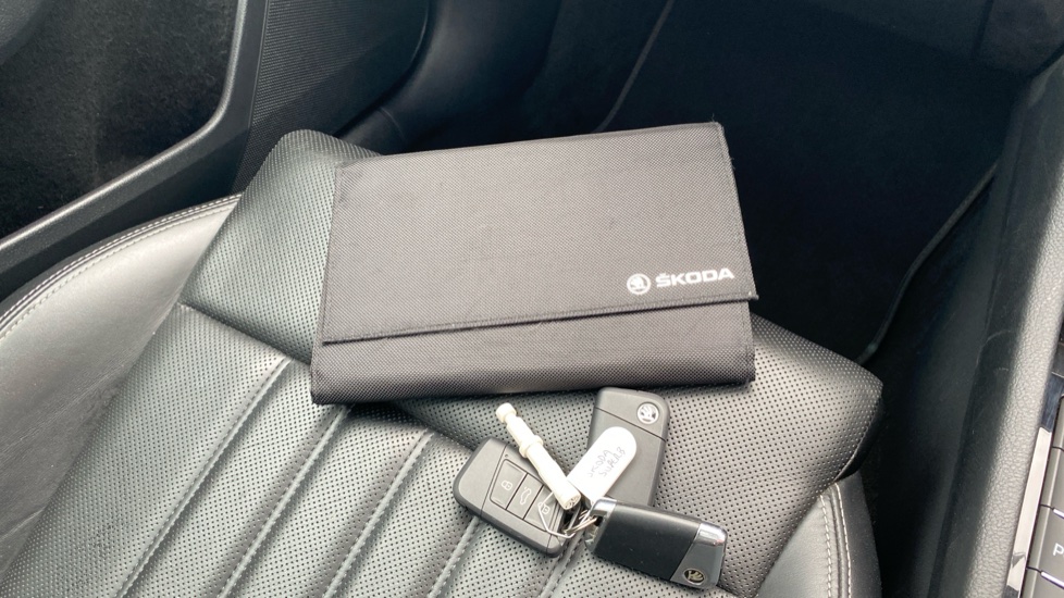 Skoda Superb 1.4 TSI iV Laurin + Klement DSG 5dr Estate - Image 19