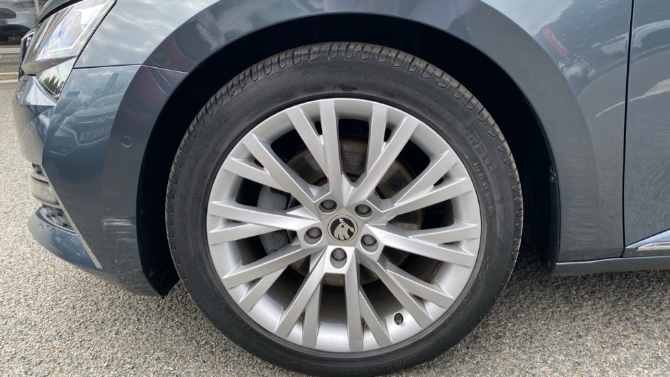 Skoda Superb 1.4 TSI iV Laurin + Klement DSG 5dr Estate - Image 22