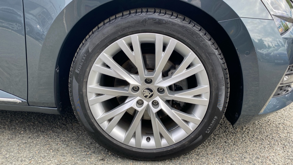 Skoda Superb 1.4 TSI iV Laurin + Klement DSG 5dr Estate - Image 23