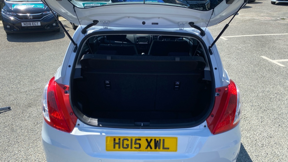 Suzuki Swift 1.2 SZ4 [Nav] 5dr Auto Petrol Hatchback - Image 4