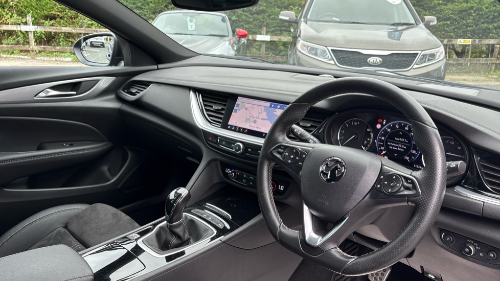 Vauxhall Insignia 1.5 Turbo D Ultimate Nav 5dr Diesel Hatchback - Image 11