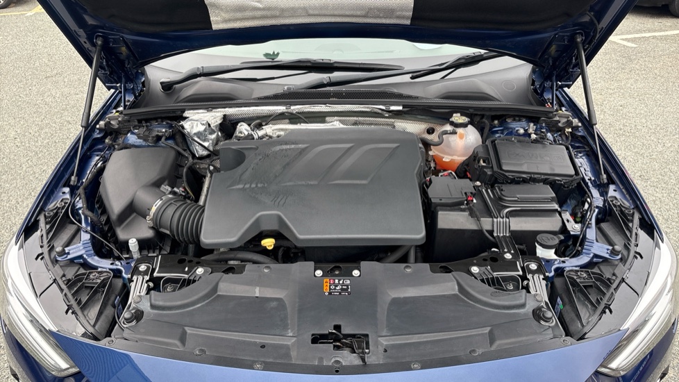 Vauxhall Insignia 1.5 Turbo D Ultimate Nav 5dr Diesel Hatchback - Image 25