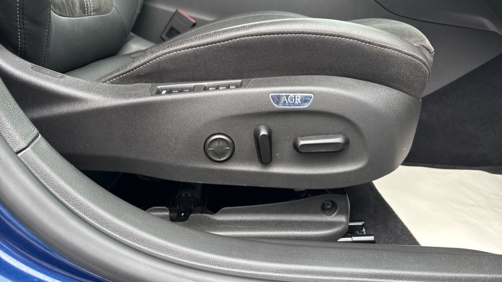 Vauxhall Insignia 1.5 Turbo D Ultimate Nav 5dr Diesel Hatchback - Image 33