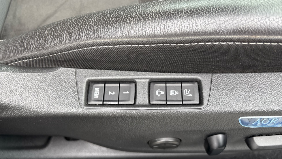 Vauxhall Insignia 1.5 Turbo D Ultimate Nav 5dr Diesel Hatchback - Image 34