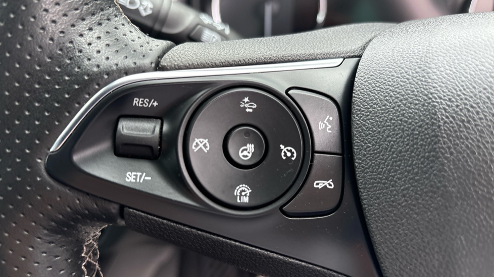 Vauxhall Insignia 1.5 Turbo D Ultimate Nav 5dr Diesel Hatchback - Image 36