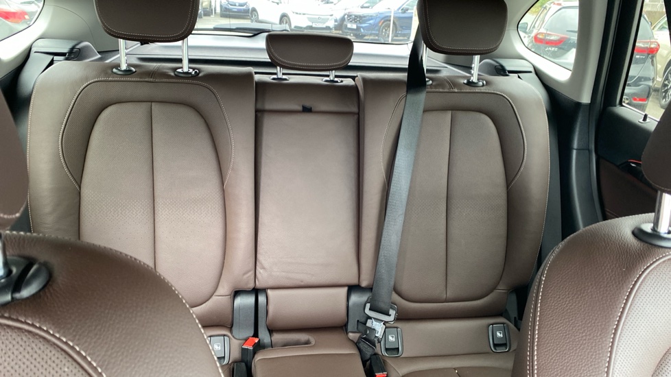 BMW X1 xDrive 20i xLine 5dr Step Auto Petrol Estate - Image 15
