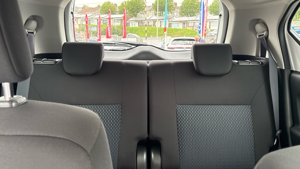 Suzuki Ignis 1.2 Dualjet 12V Hybrid SZ-T 5dr Petrol Hatchback - Image 15