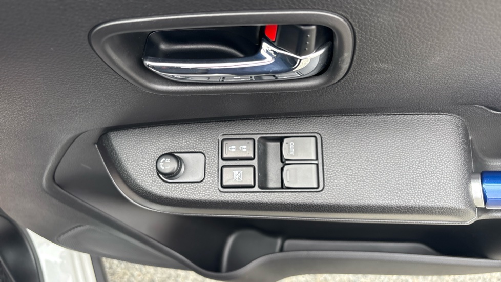 Suzuki Ignis 1.2 Dualjet 12V Hybrid SZ-T 5dr Petrol Hatchback - Image 26