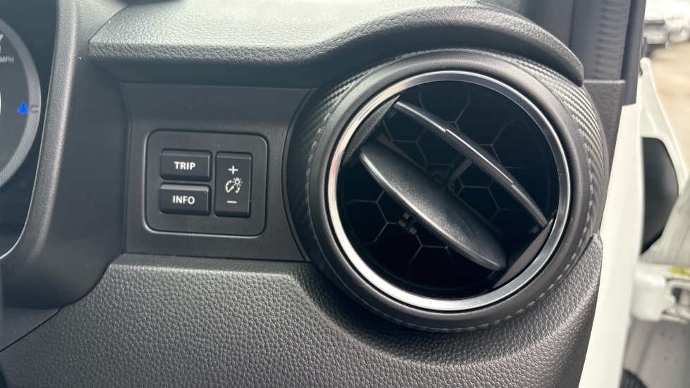 Suzuki Ignis 1.2 Dualjet 12V Hybrid SZ-T 5dr Petrol Hatchback - Image 34