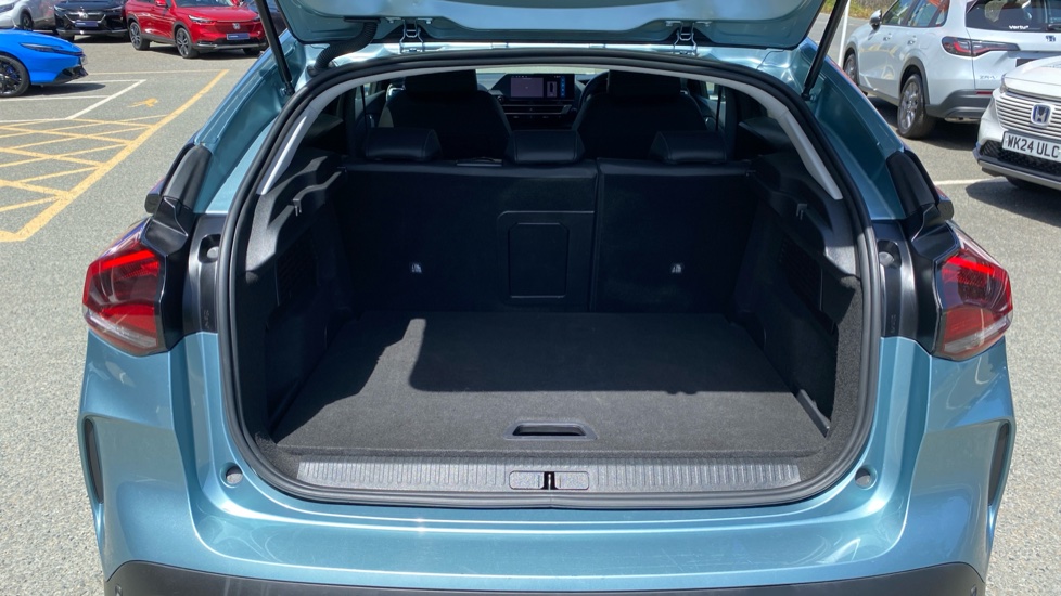 Citroen C4 1.5 BlueHDi [130] Shine Plus 5dr Auto Diesel Hatchback - Image 4