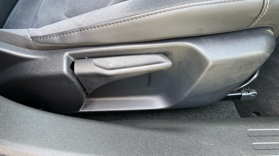 Citroen C4 1.5 BlueHDi [130] Shine Plus 5dr Auto Diesel Hatchback - Image 32