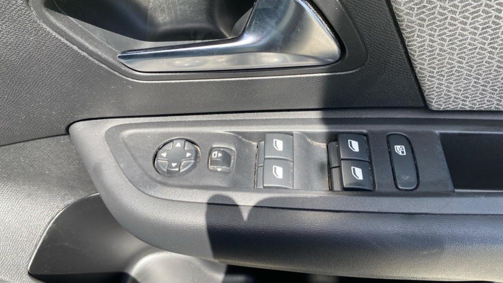 Citroen C4 1.5 BlueHDi [130] Shine Plus 5dr Auto Diesel Hatchback - Image 33