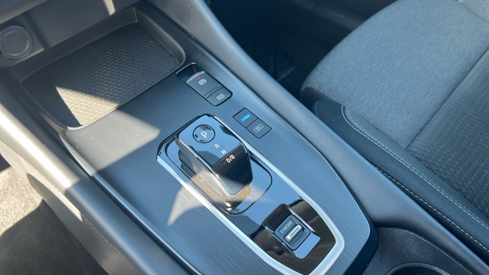 Nissan Qashqai 1.5 E-Power N-Connecta 5dr Auto Hybrid Hatchback - Image 13