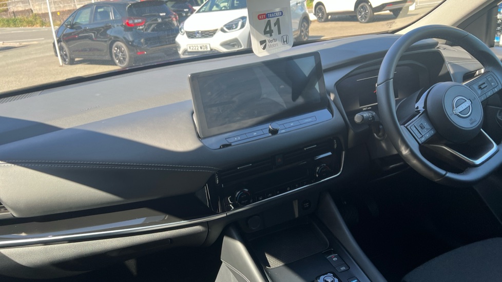 Nissan Qashqai 1.5 E-Power N-Connecta 5dr Auto Hybrid Hatchback - Image 14