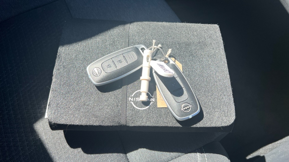 Nissan Qashqai 1.5 E-Power N-Connecta 5dr Auto Hybrid Hatchback - Image 19