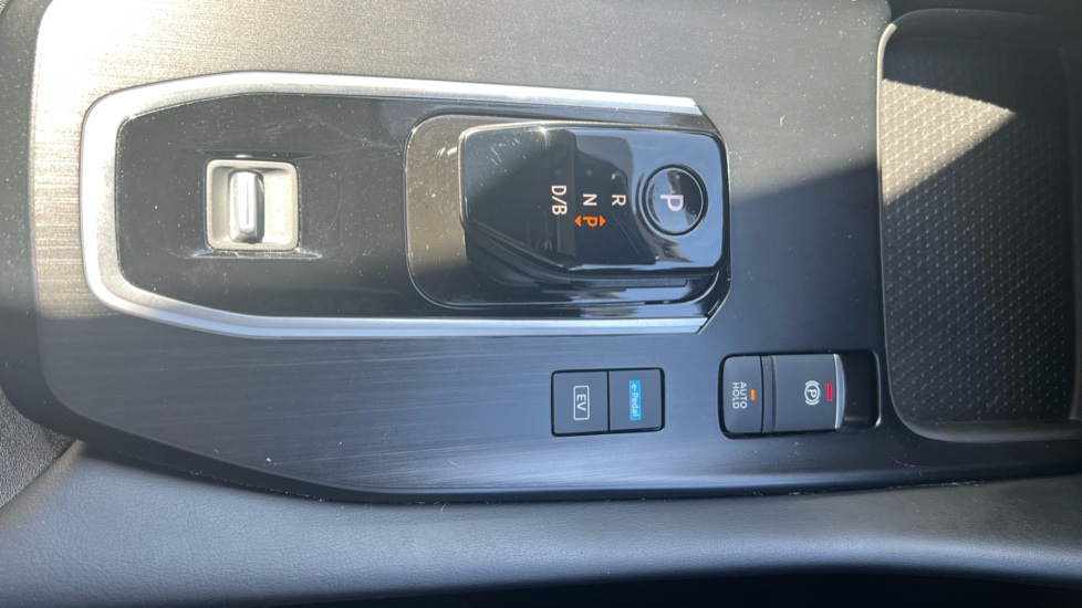 Nissan Qashqai 1.5 E-Power N-Connecta 5dr Auto Hybrid Hatchback - Image 25