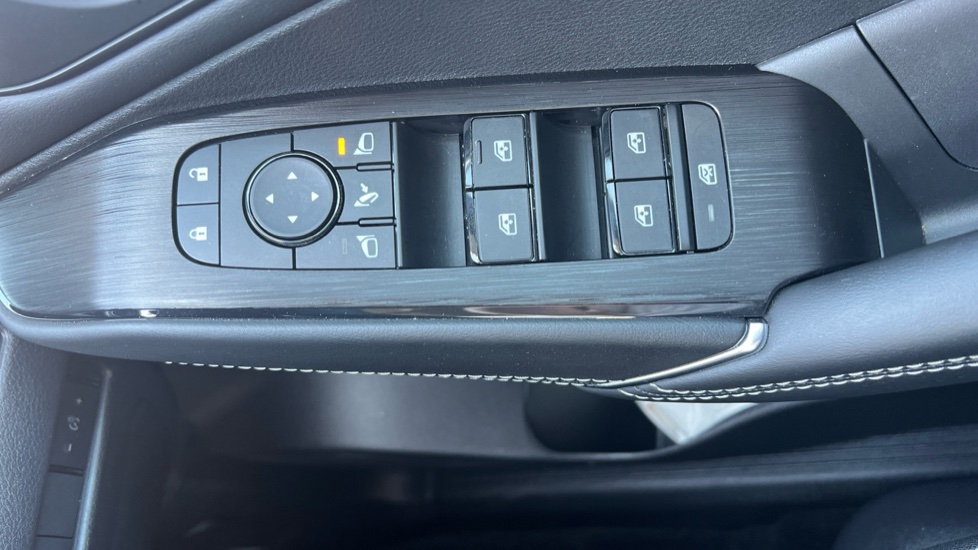 Nissan Qashqai 1.5 E-Power N-Connecta 5dr Auto Hybrid Hatchback - Image 33