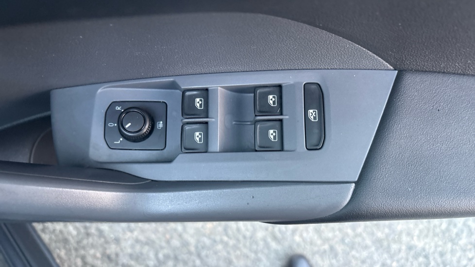 Volkswagen T-Cross 1.0 TSI 115 SE 5dr DSG Petrol Estate - Image 31
