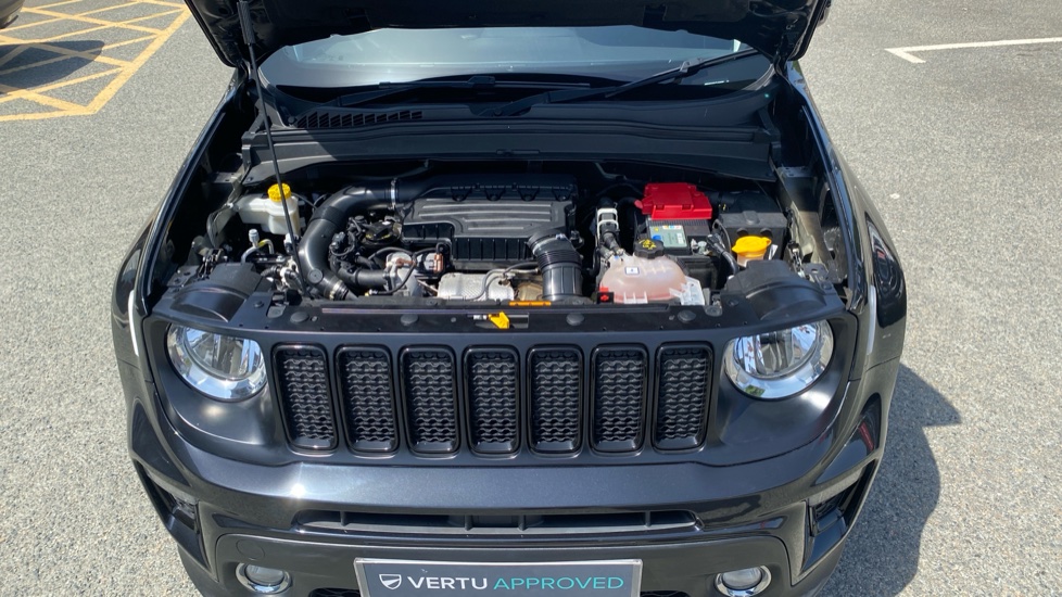 Jeep Renegade 1.3 T4 GSE Night Eagle II 5dr DDCT Petrol Hatchback - Image 8