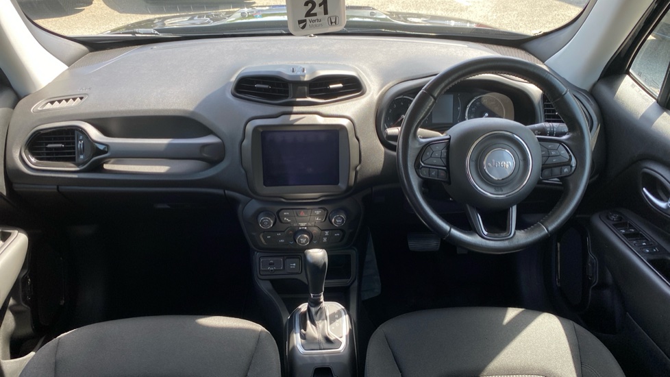 Jeep Renegade 1.3 T4 GSE Night Eagle II 5dr DDCT Petrol Hatchback - Image 10