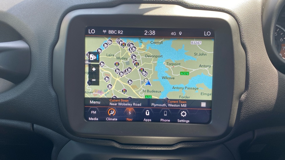 Jeep Renegade 1.3 T4 GSE Night Eagle II 5dr DDCT Petrol Hatchback - Image 12