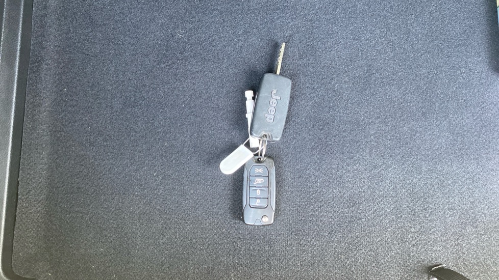 Jeep Renegade 1.3 T4 GSE Night Eagle II 5dr DDCT Petrol Hatchback - Image 20
