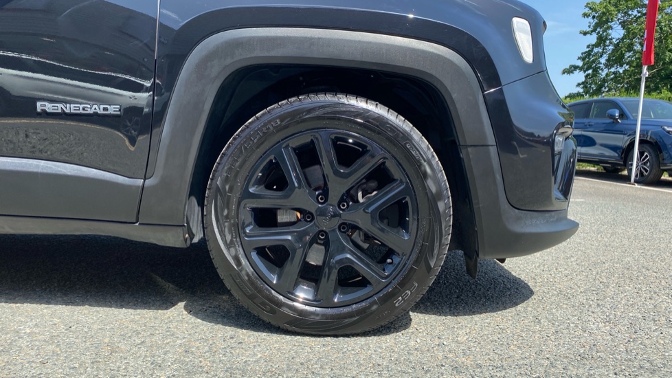 Jeep Renegade 1.3 T4 GSE Night Eagle II 5dr DDCT Petrol Hatchback - Image 24