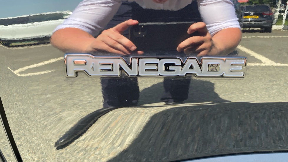 Jeep Renegade 1.3 T4 GSE Night Eagle II 5dr DDCT Petrol Hatchback - Image 34
