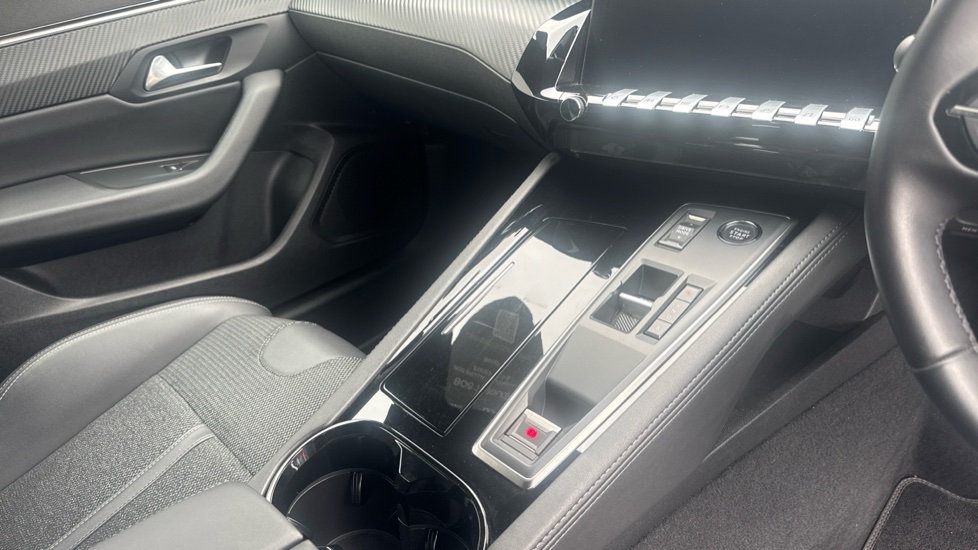 Peugeot 508 1.6 Hybrid 225 Allure 5dr e-EAT8 Estate - Image 13