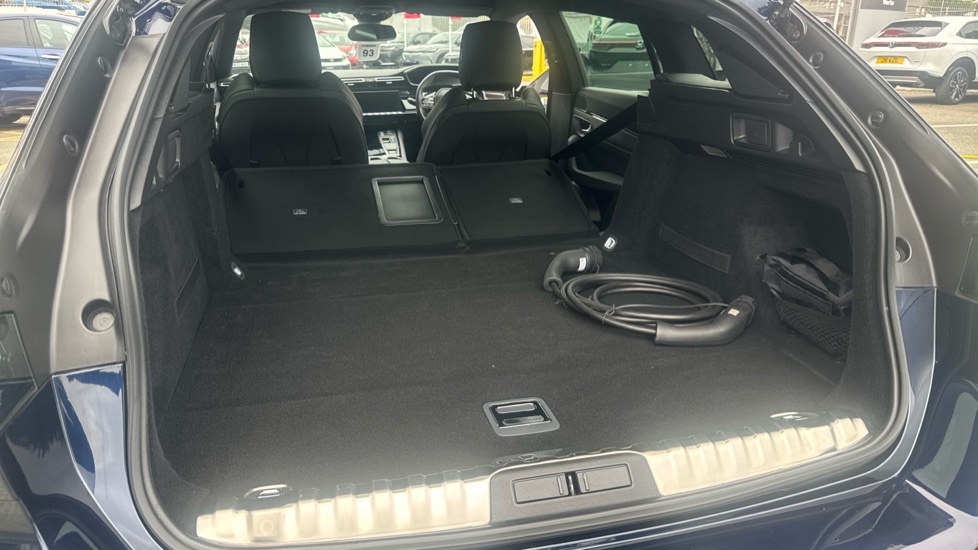 Peugeot 508 1.6 Hybrid 225 Allure 5dr e-EAT8 Estate - Image 29