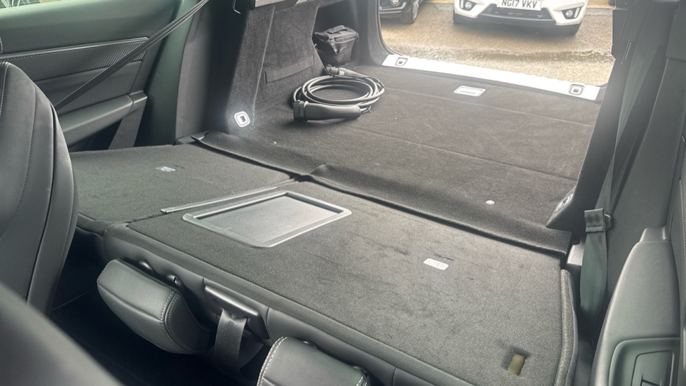 Peugeot 508 1.6 Hybrid 225 Allure 5dr e-EAT8 Estate - Image 30