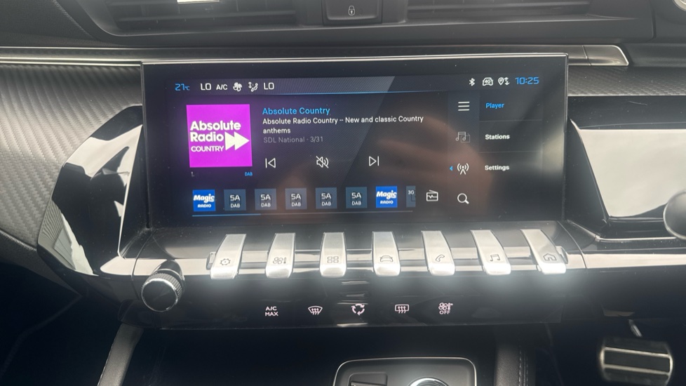 Peugeot 508 1.6 Hybrid 225 Allure 5dr e-EAT8 Estate - Image 38