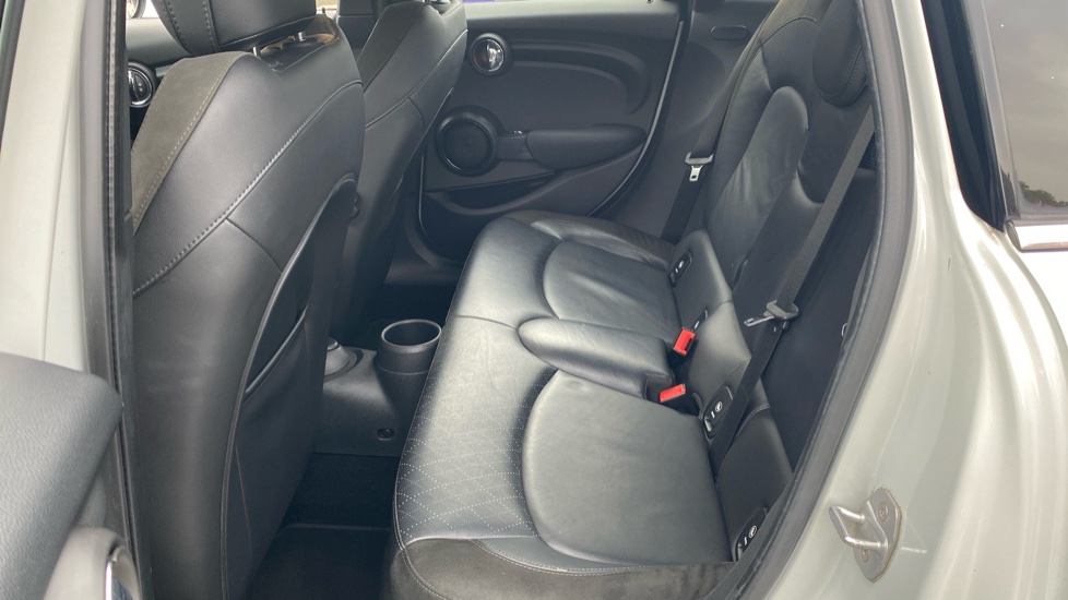 MINI Hatchback 1.5 Cooper Sport II 5dr Petrol Hatchback - Image 16